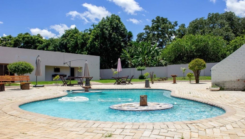 Garden swimming pool at Highlands Lodges and Apartments, Highlands, Harare